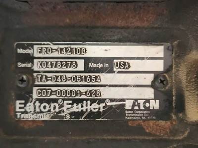 Eaton-Fuller FRO14210B Transmission for a 2006 Freightliner Columbia 112