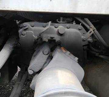 Eaton-Fuller FRO15210B Transmission for a 2014 Freightliner Cascadia 113