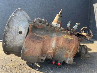 Eaton-Fuller FRO15210C Transmission for a 2011 Freightliner Cascadia 125