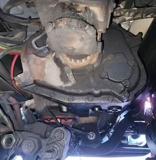 Eaton-Fuller FRO15210C Transmission for a 2011 Freightliner Cascadia 125