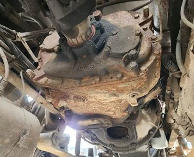 Eaton-Fuller FRO15210C Transmission for a 2006 Freightliner Columbia 120
