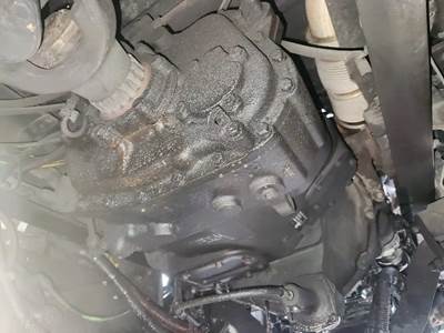Eaton-Fuller FRO15210C Transmission for a 2014 Freightliner Cascadia 125