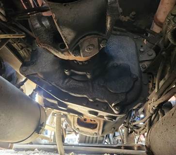 Eaton-Fuller FRO16210C Transmission for a 2004 Freightliner Columbia 120