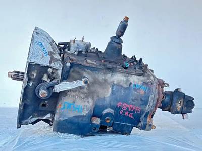 Eaton-Fuller FRO18210C Transmission for a 2001 Peterbilt 379