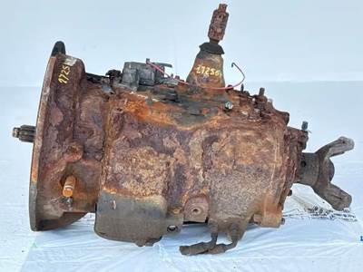 Eaton-Fuller FROF-16210C Transmission for a 2012 Mack CXU613