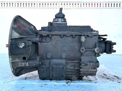 Eaton-Fuller FS5205 Transmission for a 2000 Freightliner FL70