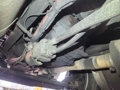 Eaton-Fuller FSO8406 Transmission for a 2007 Peterbilt 330