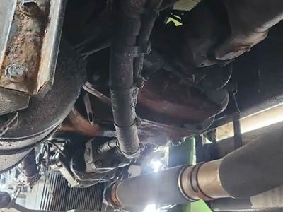 Eaton-Fuller Transmission for a 2020 Peterbilt 389