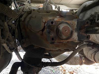 Eaton-Fuller Transmission for a 2014 Peterbilt 367