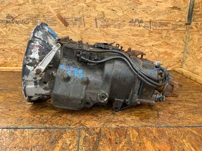Eaton-Fuller Transmission for a 2013 Peterbilt 587