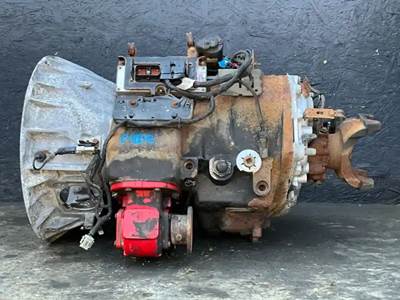 Eaton-Fuller Transmission for a 2017 Freightliner Cascadia 125