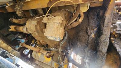 Eaton-Fuller Transmission for a 2001 Peterbilt 357