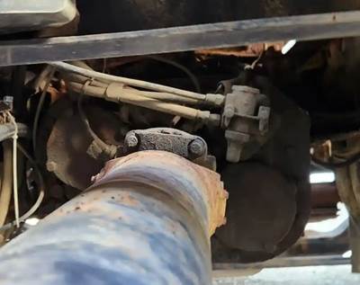 Eaton-Fuller RT14609A Transmission for a 1999 Volvo VN