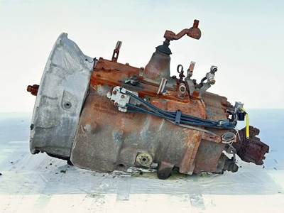 Eaton-Fuller RTLO16913A Transmission for a 2023 Freightliner Cascadia 126