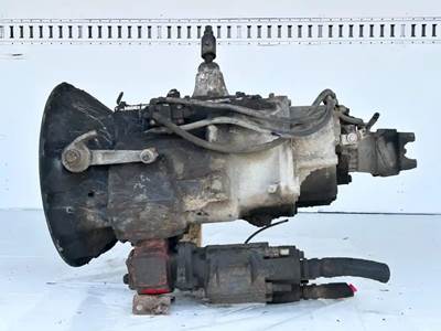 Eaton-Fuller RTOF16908LL Transmission for a 2001 Peterbilt 378