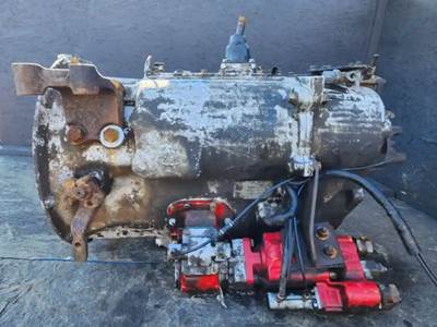 Mack Transmission for a 2004 Mack RD690S