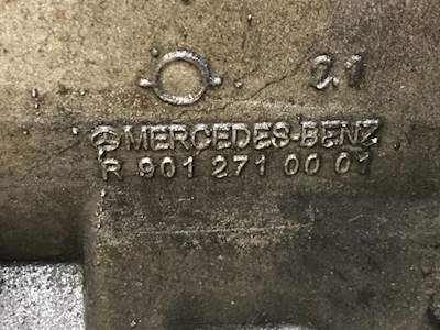 Mercedes-Benz R 901 271 00 01 Transmission for a 2006 Dodge SPRINTER 3500