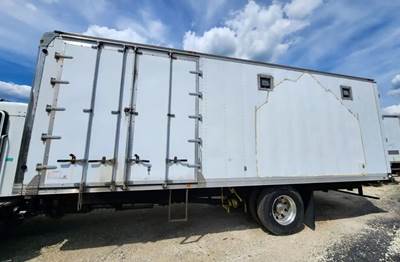 Used Supreme Corporation 26.6 FT Aluminum Box Body for 2012 Kenworth T270
