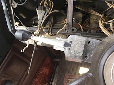 Freightliner FLD112 Turn Signal Switch for a 1986 Freightliner FLD112SD