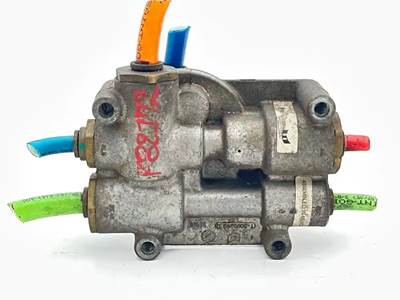 International 7300 Valve