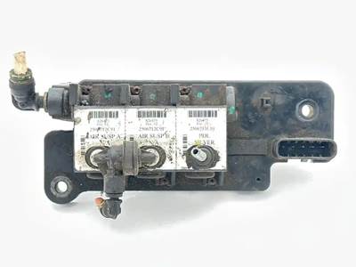 International LT625 Valve