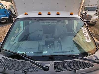 Ford F-750 Windshield Glass