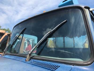 Ford LNT8000 Windshield Glass