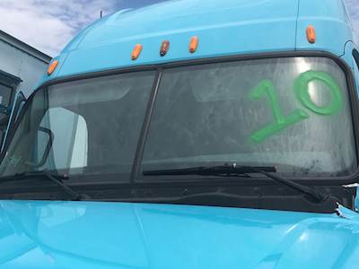 Freightliner cascadia windshield Clearance