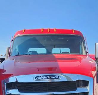 Freightliner Cascadia 126 Windshield Glass