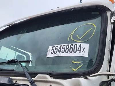 Kenworth T300 Windshield Glass