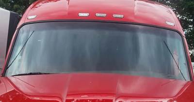 Kenworth T680 Windshield Glass