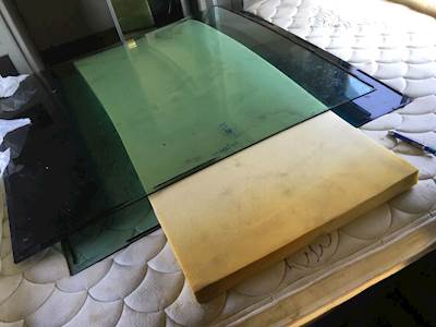 Roadmaster Raised Rail Windshield Glass