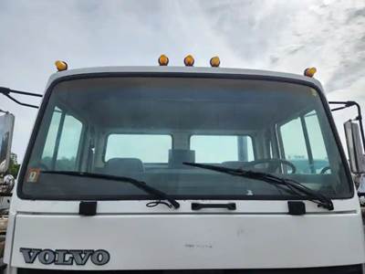 Volvo FE Windshield Glass