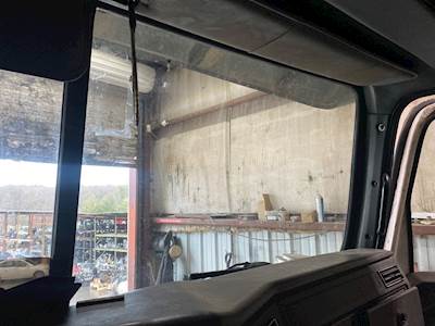 Western Star 4900E Windshield Glass
