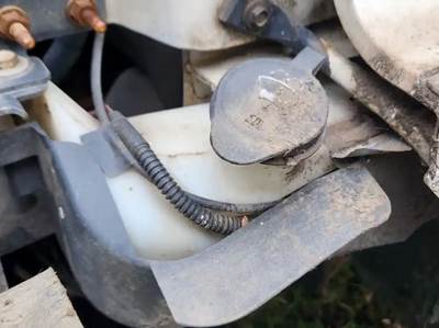 Chevrolet C6500 Windshield Washer Reservoir