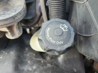 Freightliner Cascadia 113 Windshield Washer Reservoir
