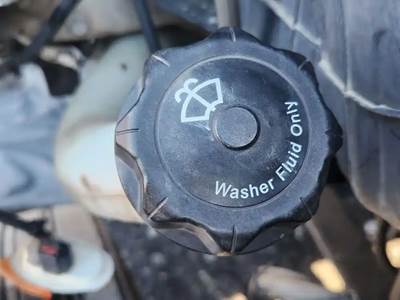 Freightliner Cascadia 113 Windshield Washer Reservoir