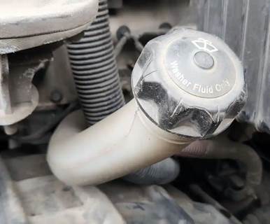 Freightliner Cascadia 116 Windshield Washer Reservoir for a 2019 Freightliner Cascadia 116 Day Cab