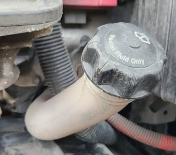 Freightliner Cascadia 116 Windshield Washer Reservoir for a 2020 Freightliner Cascadia 116 Day Cab