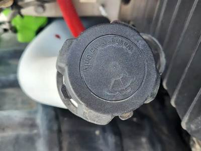 Freightliner Cascadia 116 Windshield Washer Reservoir for a 2024 Freightliner Cascadia 116 Day Cab