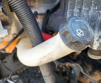 Freightliner Cascadia 116 Windshield Washer Reservoir for a 2019 Freightliner Cascadia 116 Day Cab