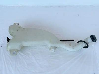 Freightliner Cascadia 125 Windshield Washer Reservoir