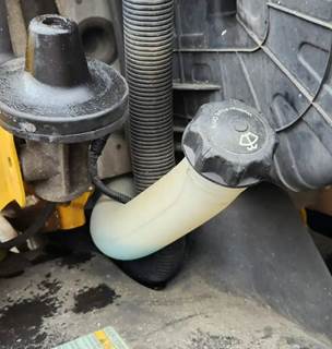 Freightliner Cascadia 125 Windshield Washer Reservoir