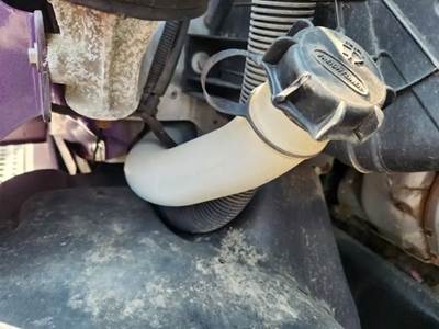 Freightliner Cascadia 125 Windshield Washer Reservoir