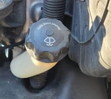 Freightliner Cascadia 125 Windshield Washer Reservoir
