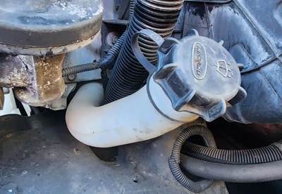 Freightliner Cascadia 125 Windshield Washer Reservoir