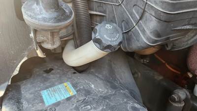 Freightliner Cascadia 125 Windshield Washer Reservoir