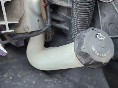 Freightliner Cascadia 125 Windshield Washer Reservoir