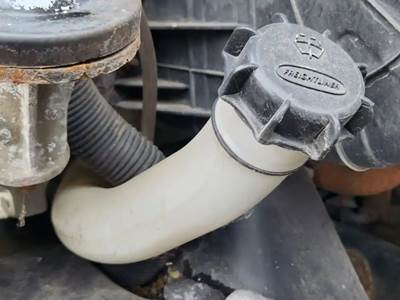 Freightliner Cascadia 125 Windshield Washer Reservoir