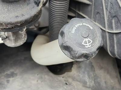 Freightliner Cascadia 125 Windshield Washer Reservoir